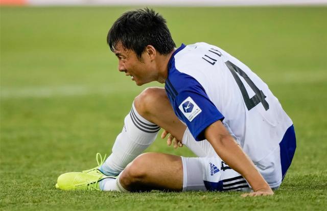 B体育下载-瑞士媒体挂念李磊惊艳后伤退：拥有很好的防守价值